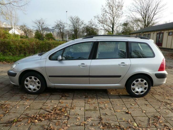 Peugeot 307 1.6 16V XR Break 2004 Grijs  4 winterbanden