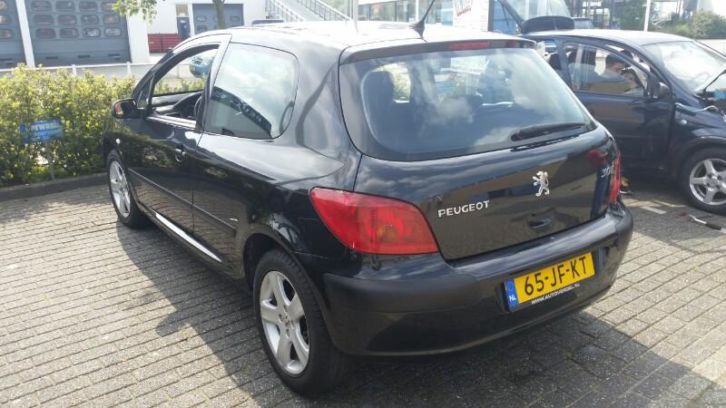 Peugeot 307 2.0 16V Griffe 3DR 2002 Zwart