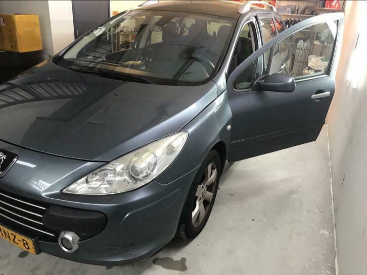 Peugeot 307 SW 1.6 HDiF Premium -Navi-Clima 5 PERSOON