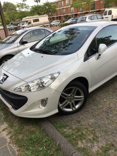 Peugeot 308cc parelmoer wit 1.6 THP  motor   En  super mooi