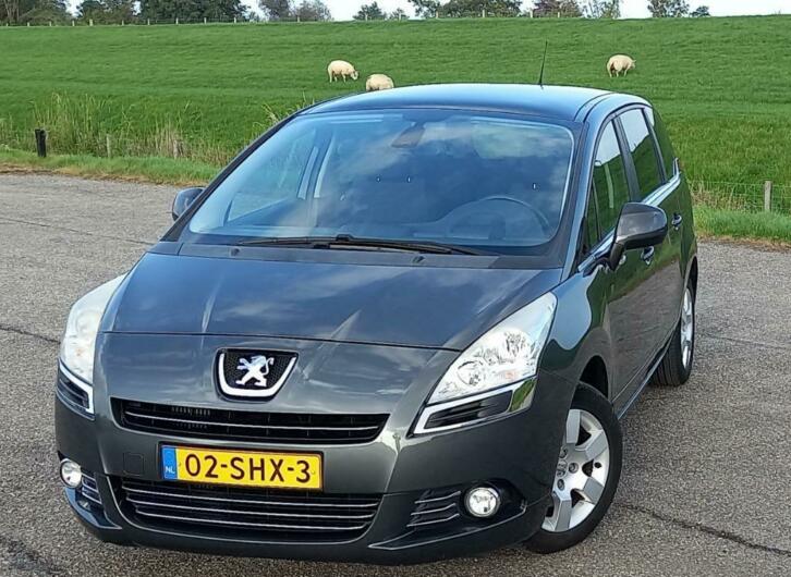 Peugeot 5008 156pk 7PL 2011 Panorama DVD afn Trekhaak