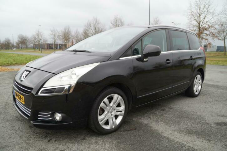 Peugeot 5008 1.6 THP 7PL 2012 Zwart (Trekhaak, Panoramadak)