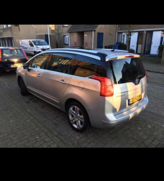 Peugeot 5008 2011 Silver, Leather Beige 