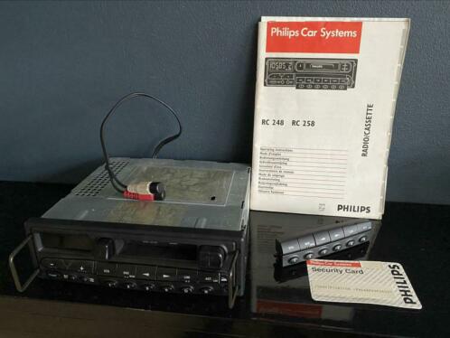 Philips autoradio met cassettespeler en cassette adapter