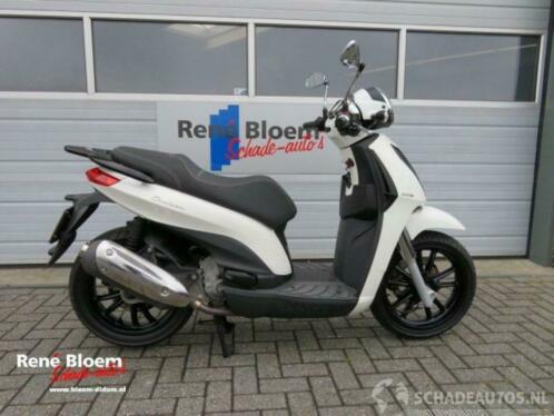 Piaggio Carnaby 300 ie Cruiser (bj 2014)