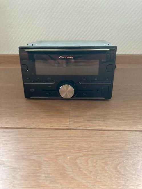 Pioneer FH-X840DAB Bluetooth auto radio.