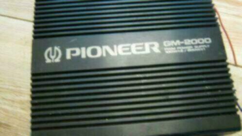 Pioneer GM-2000 auto versterker.