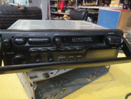 Pioneer radio met cassette MET SLEDE
