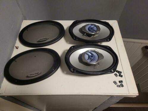Pioneer speakers 200W