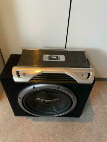 Pioneer subwoofer en JBL versterker