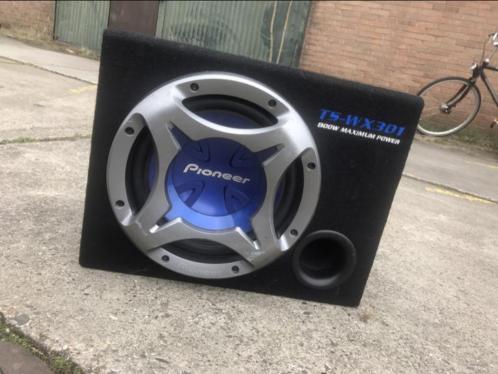 Pioneer subwoofer voor in de auto, kleur blauwzwartzilver.