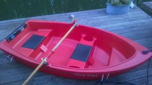Pioner 8 roeiboot met houten roeispanen