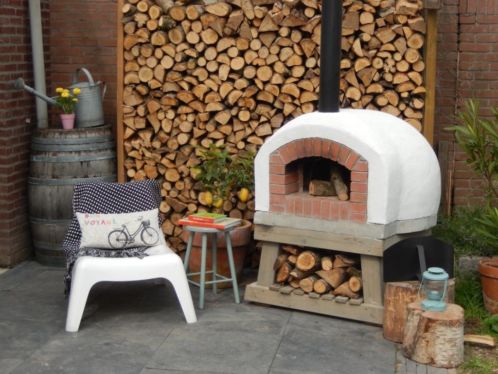 pizzaoven, pizza oven. Geisoleerd en dikwandig.