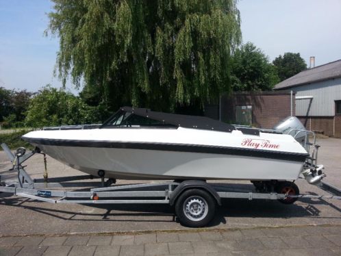 PLAYTIME 1600 SPEEDBOOT met 1300kg geremde trailer.