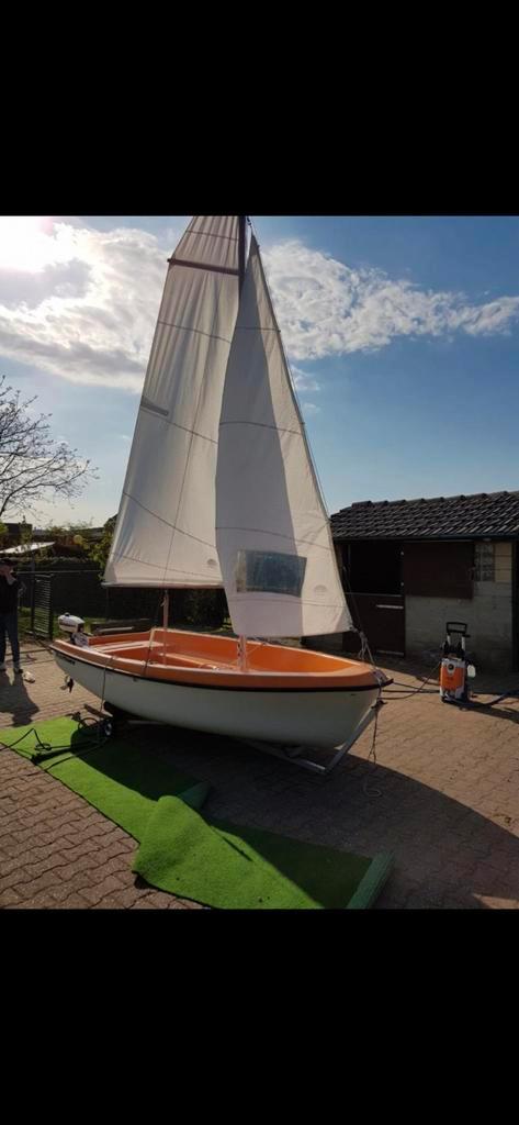 Pleziervaart boot met 5 pk mercury kortstaart