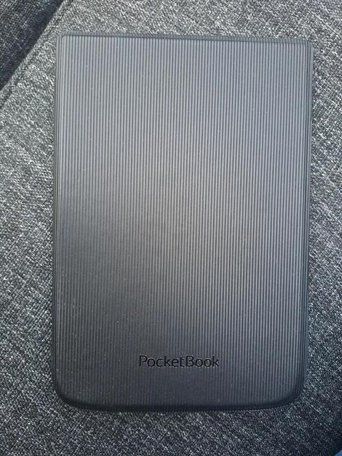 PocketBook Touch Lux 5 met hoes en stekkersnoer