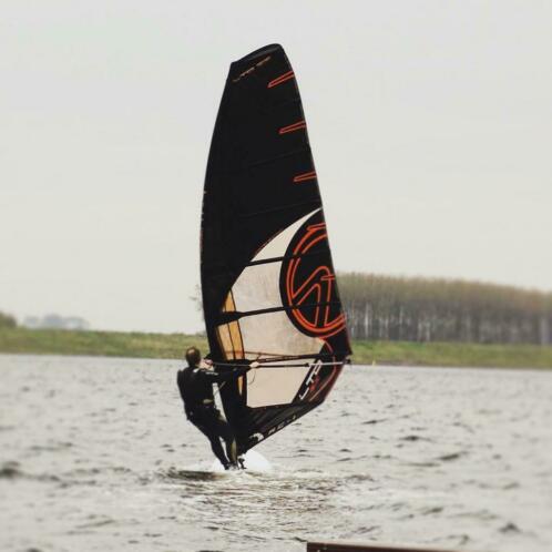 Point 7 AC-1 windsurfzeil 8.4 zwart