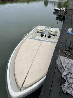 polyester boot met dubbele bodem en elektromotor 4,40m