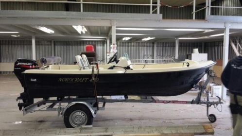 Polyester consolboot