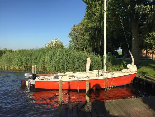 Polyester zeilboot inclusief BB motor en aanhanger te koop