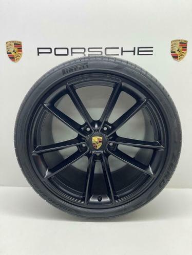 Porsche 992 2021 CarreraClassic GTS velgen met winterbanden