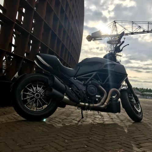 Prachtige als nieuwe Ducati Diavel dark stealth te koop