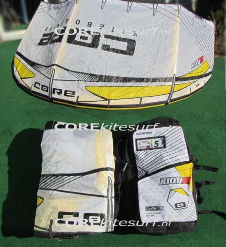 Prachtige CORE Riot XR3 kites 5, 7, 8, 9, 10, 12 en 15 meter