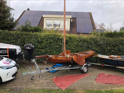 Prachtige eiken zeilboot toerboot