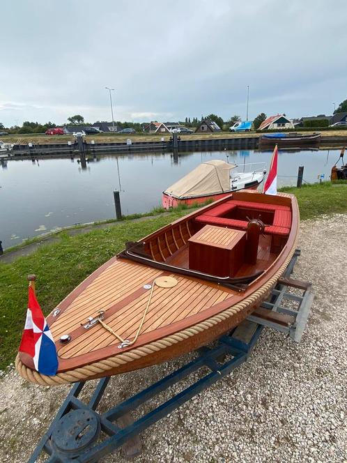 Prachtige elektrisch aangedreven sloep, Helderse vlet