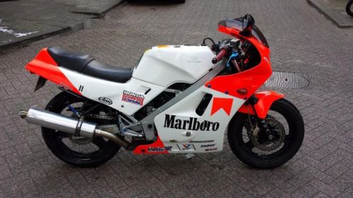  Prachtige Honda VFR 400 R goed onderhouden 29.000 km