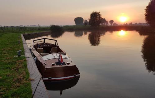 Prachtige klassieke houten motorboot, bouwjaar 1997