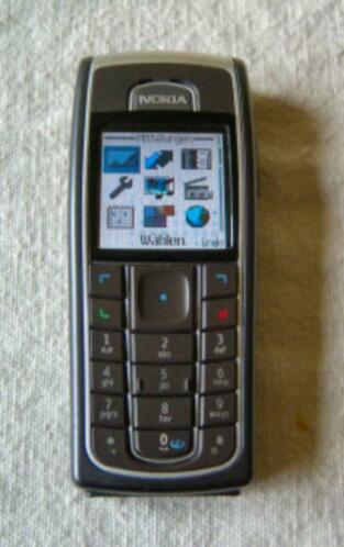 Prachtige NOKIA 6230 zwartkleurig origineel met oplader.