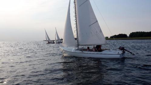 Prachtige open zeilboot in perfecte staat