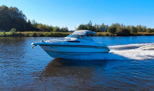 Prachtige Regal Valanti 225 SC 5.7 V8 Mercruiser op Trailer