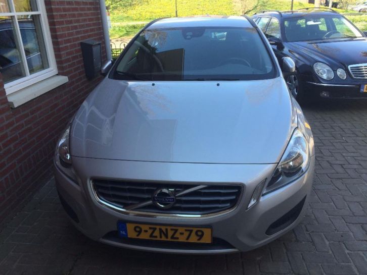 prachtige Volvo V60 2.0 D3 2011 Grijs in nieuwstaat