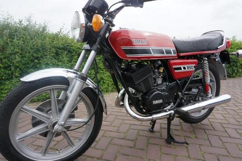 Prachtige  Yamaha RD 250 origineel 8.550 km b.j.1979