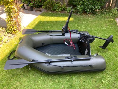 Pro Line Commander carp bootje met fluistermotor