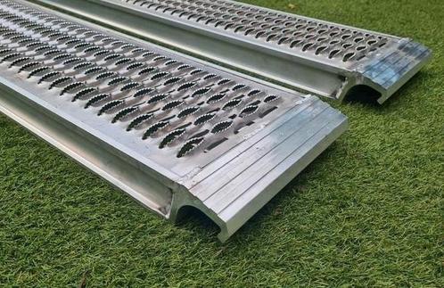 Profesionele aluminium rijplaten 2.40x30 2800kg