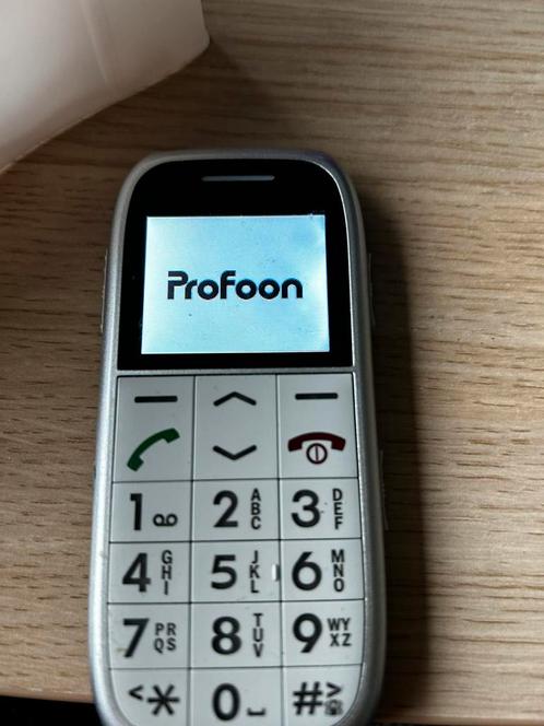 Profoon mobiele telefoon voor senioren met noodknop