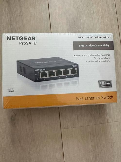 ProSAFE Unmanaged Switch - FS105v3 - Desktop - 5 Fast Ethern