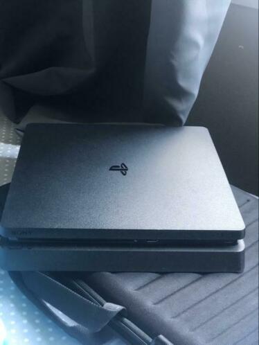 Ps4 slim ZGAN alleen ophalen 200