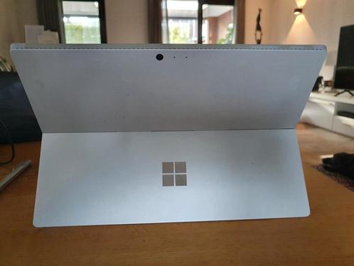 Puntgave Microsoft Surface Pro 4 met accesoires