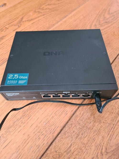 QNAP QSW-1105-5T