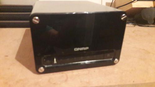 Qnap TS-209 pro Nas met 2x 1TB schijven.