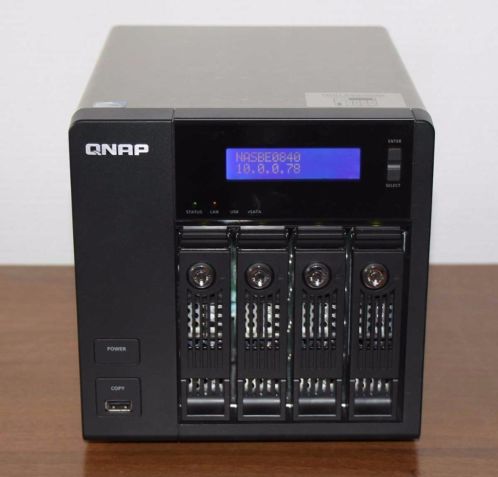 QNAP TS-459  NAS  INCLUSIEF 4 x 2 TB Harddisks