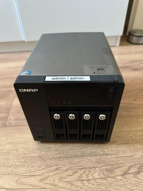 QNAP TS-469 Pro NAS  2x 500GB HDD