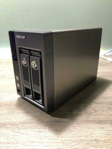 QNAP TS219P NAS incl. 2x2TB Samsung schijven (nieuwstaat)