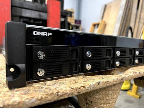 QNAP TVS-871U-RP - NAS-server - rack-uitvoering