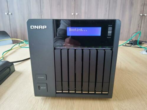 QNAP TVS-882ST3 NAS met 8x Seagate Ironwolf 110 960Gb SSD