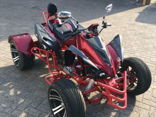 Quad 300 cc AUTOMAAT EN GORDEL 